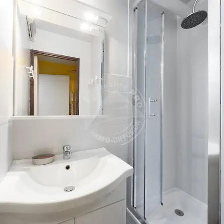 アパート As21600 - P2 A 200m De La Avec Parking Privatif